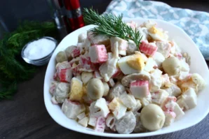 Салат з крабовими палочкам